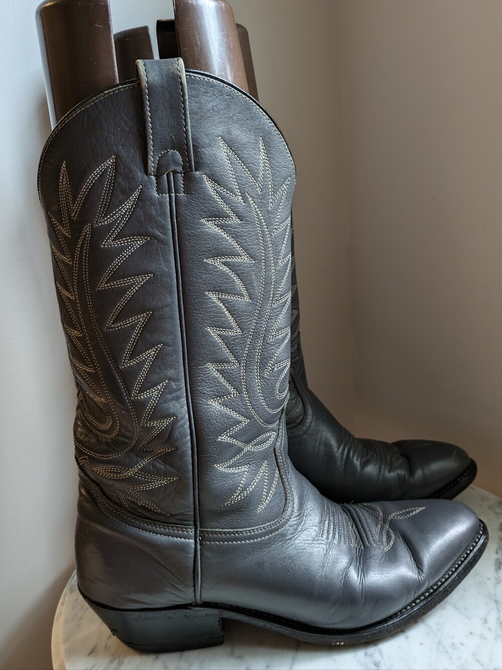 Vintage Boulet Mens Sleek Grey Leather With White Embroidery Western Cowboy Boot